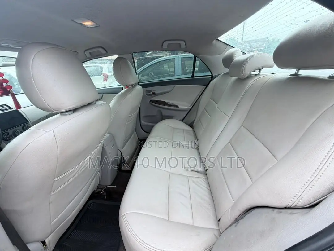 Toyota Corolla S 4dr Sedan (1.8L 4cyl 4A) 2013 Gray