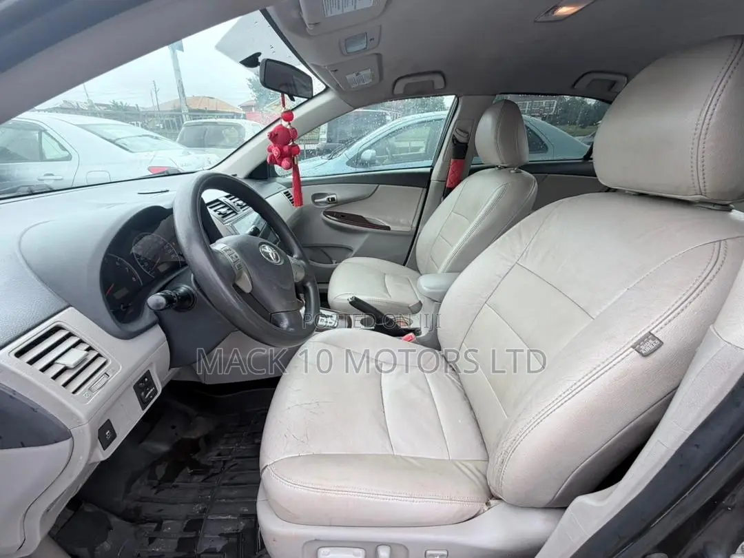 Toyota Corolla S 4dr Sedan (1.8L 4cyl 4A) 2013 Gray