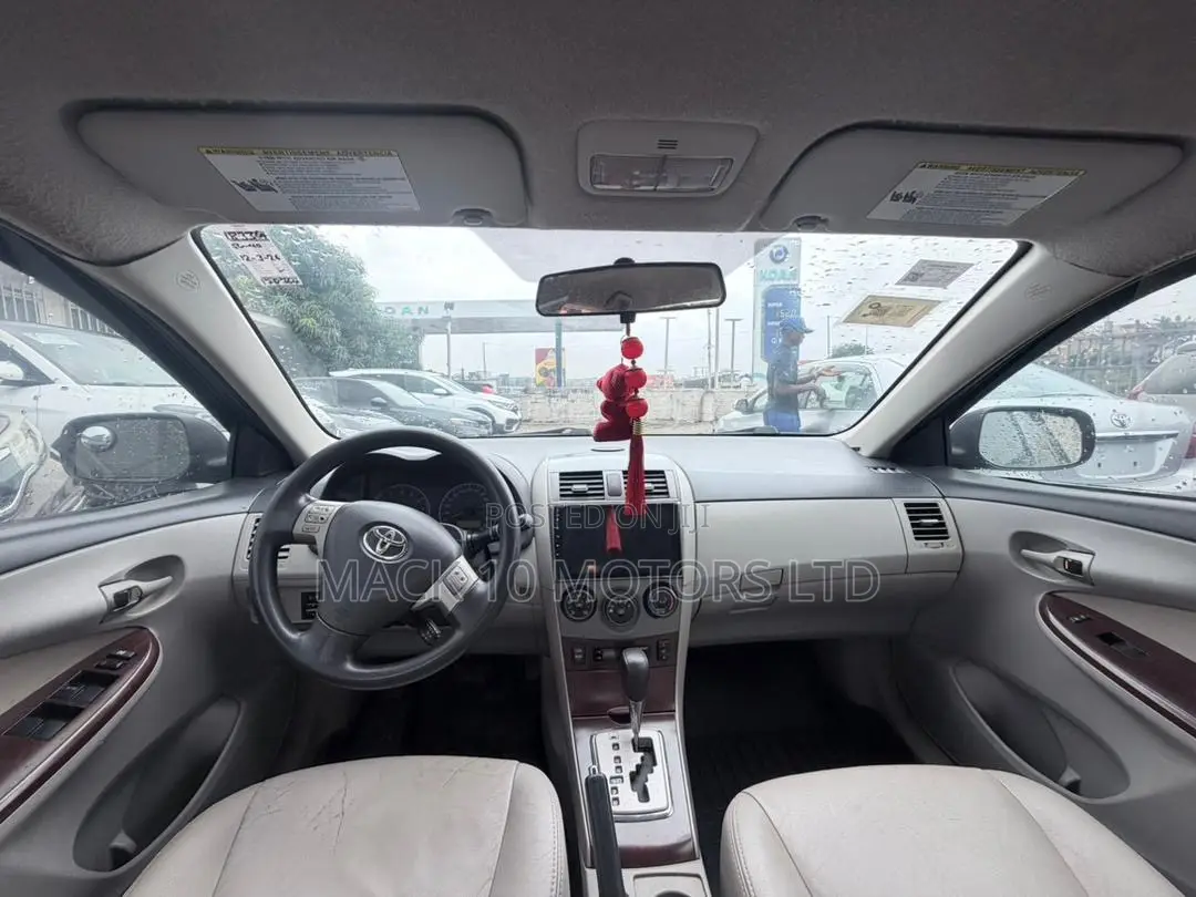 Toyota Corolla S 4dr Sedan (1.8L 4cyl 4A) 2013 Gray