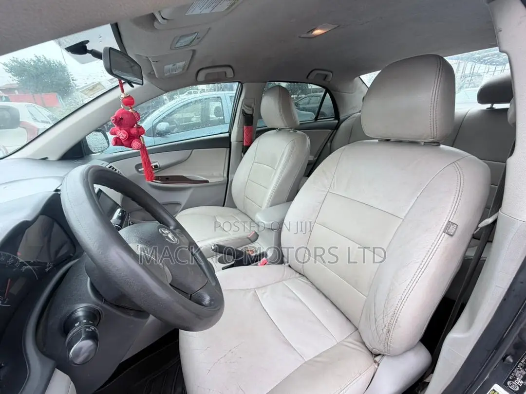 Toyota Corolla S 4dr Sedan (1.8L 4cyl 4A) 2013 Gray