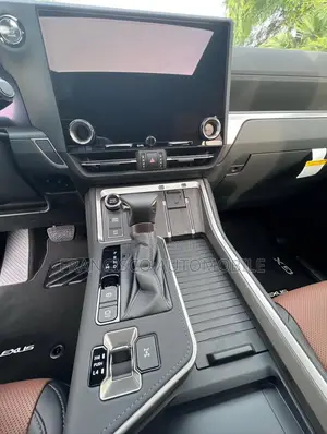 Lexus GX 550 Premium 4WD 2025 Gold