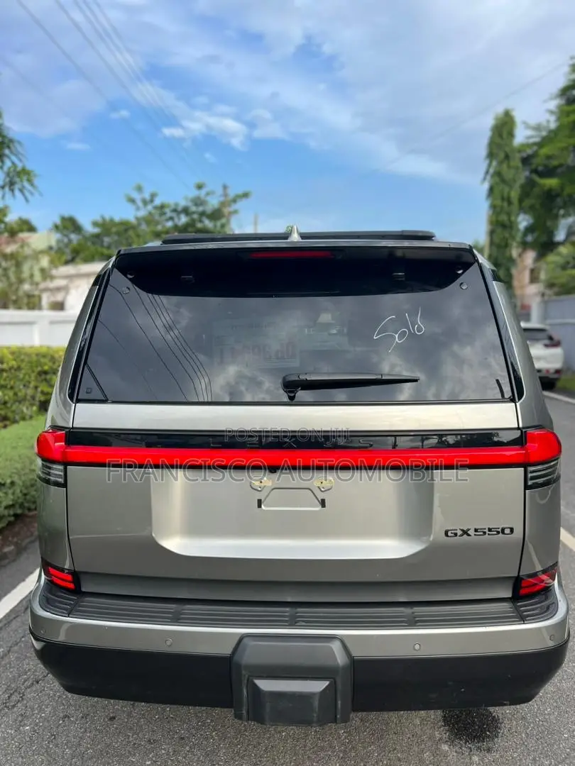 Lexus GX 550 Premium 4WD 2025 Gold