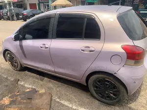 Toyota Vitz 1.3 AWD 5dr 2010 Pearl