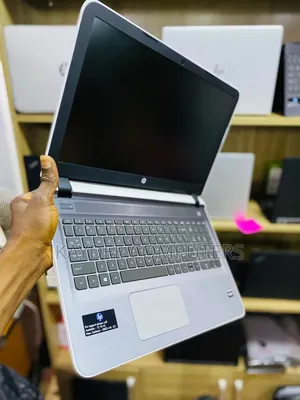 Laptop HP Pavilion 15 8GB AMD A8 HDD 1T