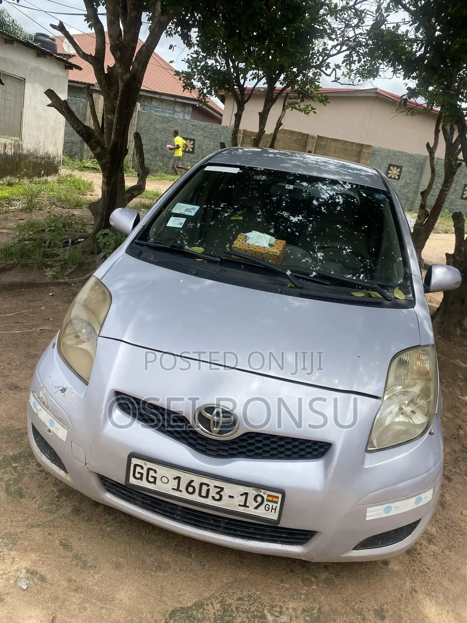 Toyota Vitz 1.0 FWD 3dr 2010 Gray