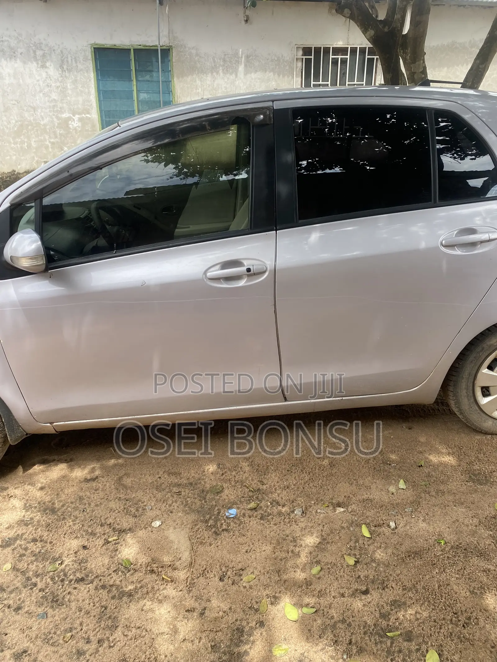 Toyota Vitz 1.0 FWD 3dr 2010 Gray