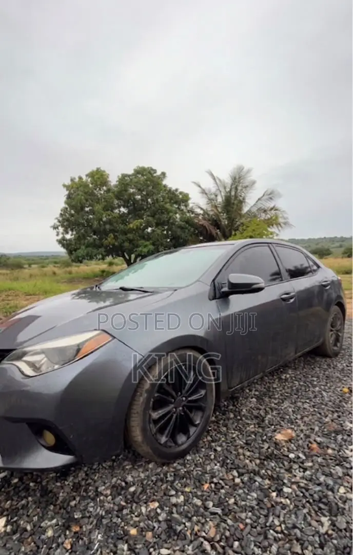 Toyota Corolla S 4dr Sedan (1.8L 4cyl CVT) 2014 Gray