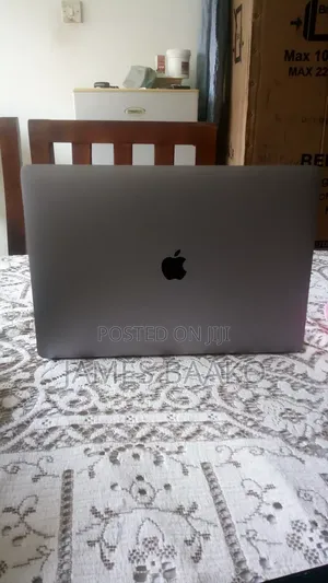Laptop Apple MacBook Pro 2017 16GB Intel Core i7 SSD 256GB
