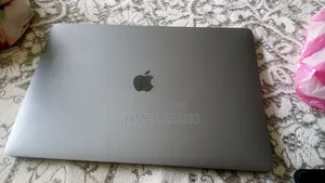Laptop Apple MacBook Pro 2017 16GB Intel Core i7 SSD 256GB