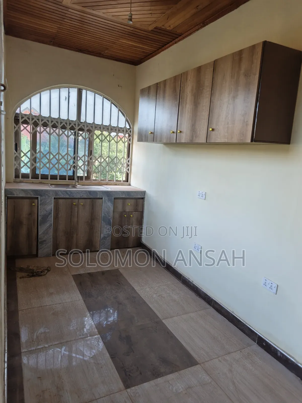 8bdrm House in Free Will Agency, Kumasi Metropolitan for rent