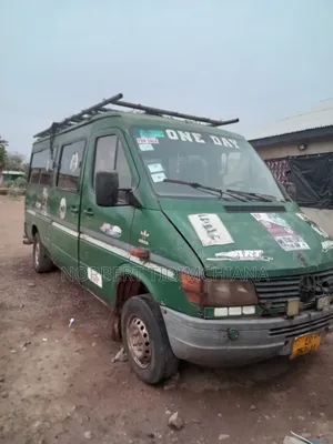 Mercedes-Benz Sprinter 2000 Green
