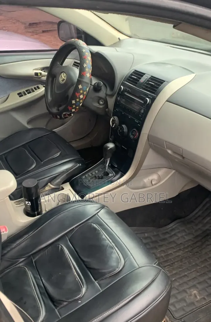 Toyota Corolla 2010 Black