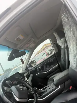 Toyota Highlander XLE 2022 Silver