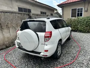 Toyota RAV4 2.5 Limited 4x4 2010 White