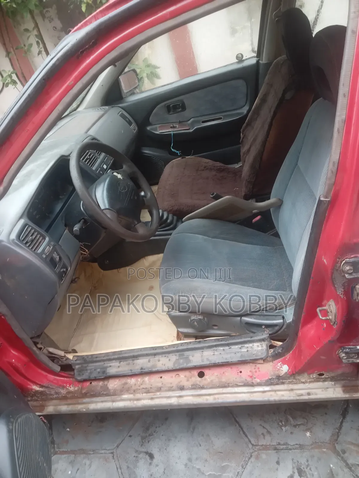 Nissan Almera Tino 2004 Red