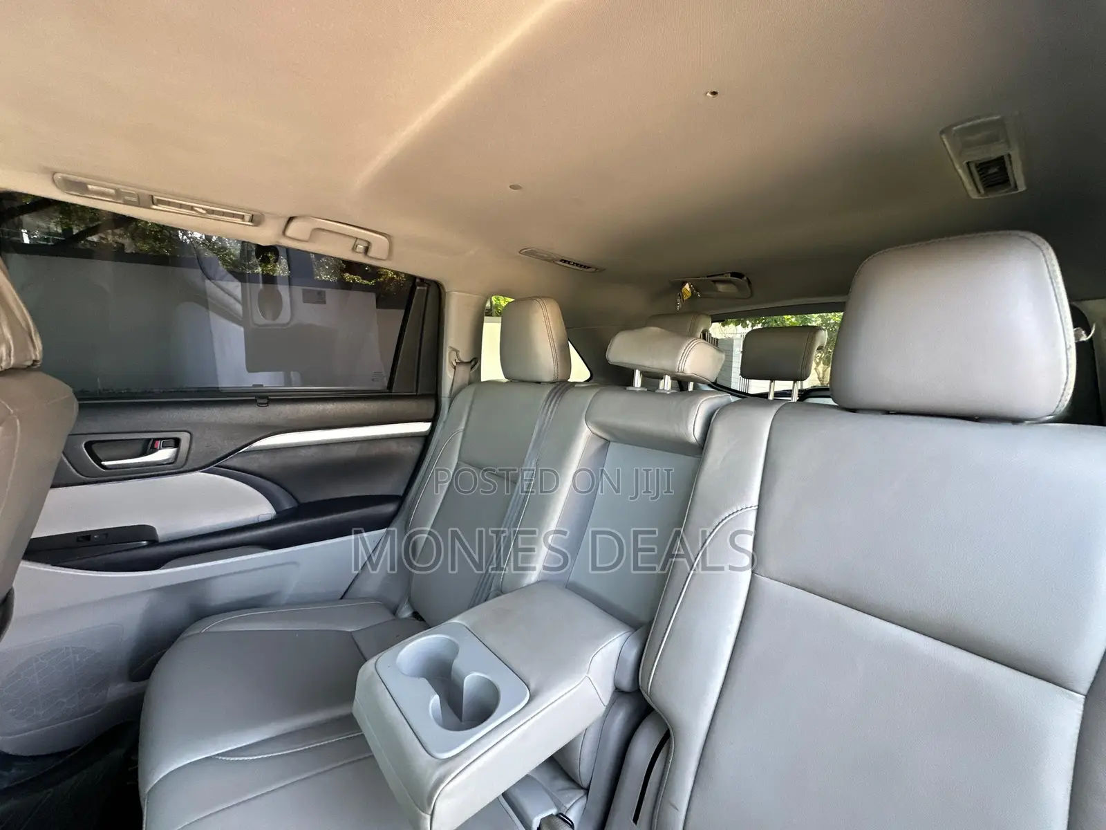 Toyota Highlander XLE 4x4 V6 (3.5L 6cyl 8A) 2018 Gray