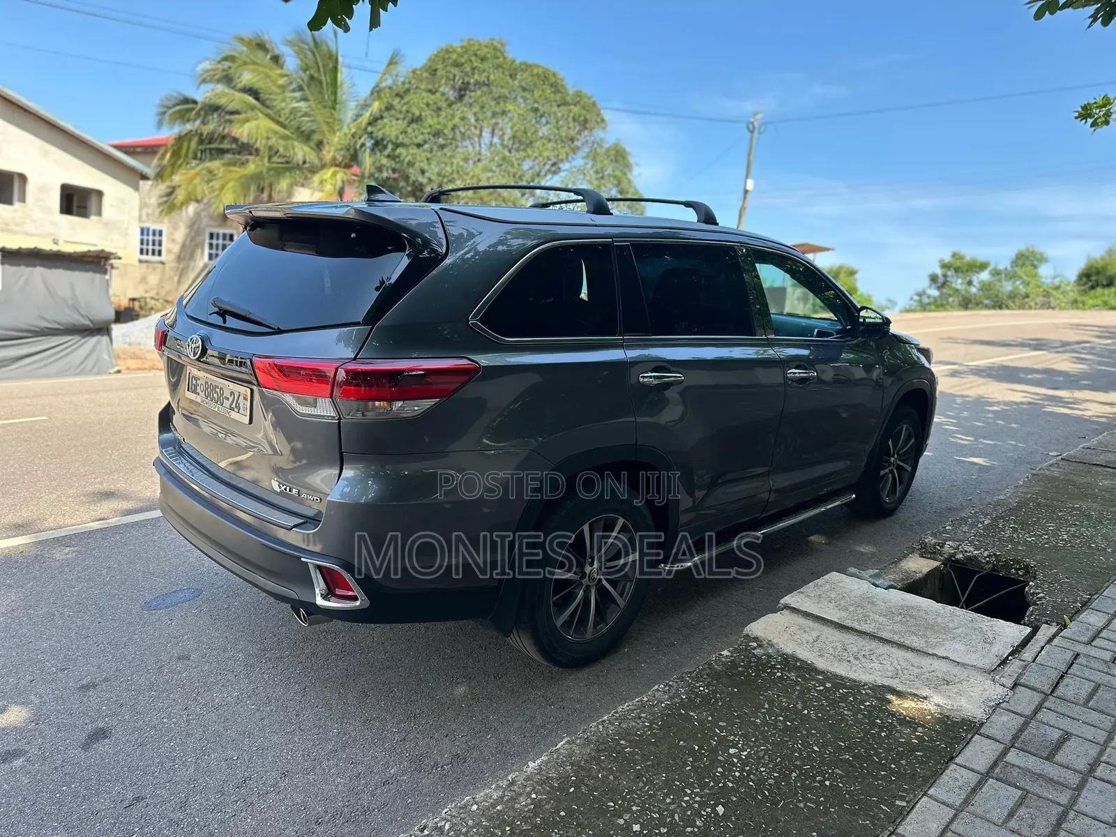 Toyota Highlander XLE 4x4 V6 (3.5L 6cyl 8A) 2018 Gray