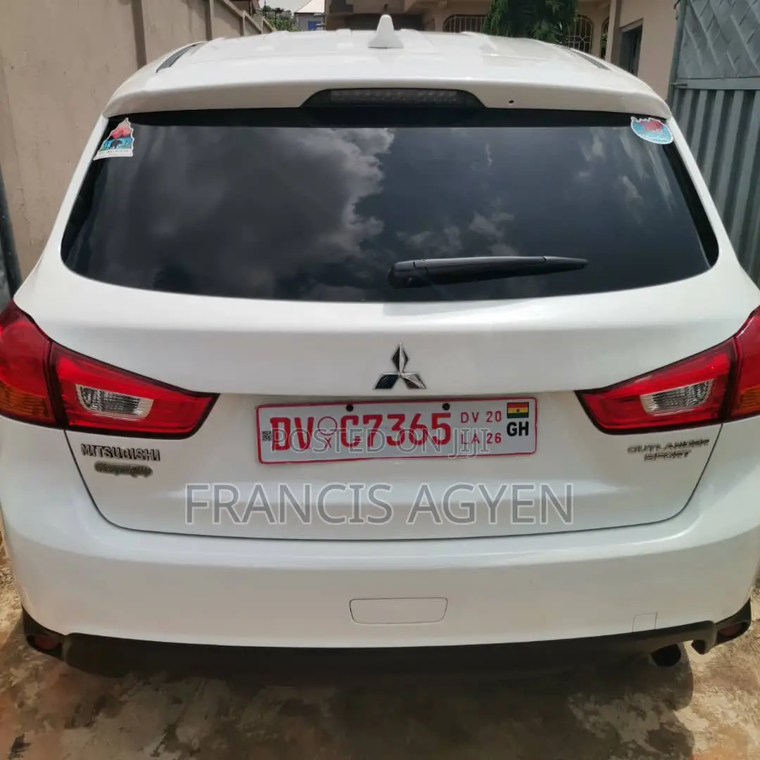 Mitsubishi Outlander 2017 White