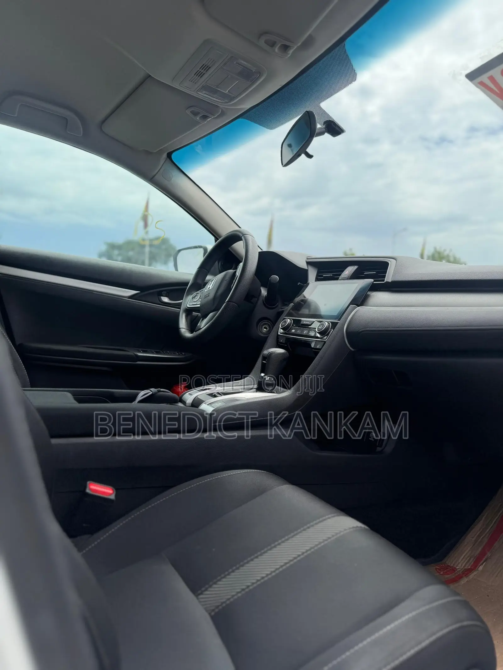 Honda Civic LX 4dr Sedan (2.0L 4cyl) 2016 White
