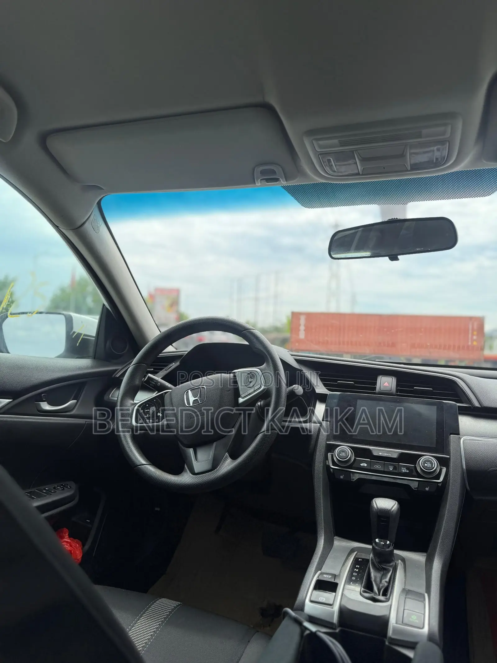 Honda Civic LX 4dr Sedan (2.0L 4cyl) 2016 White