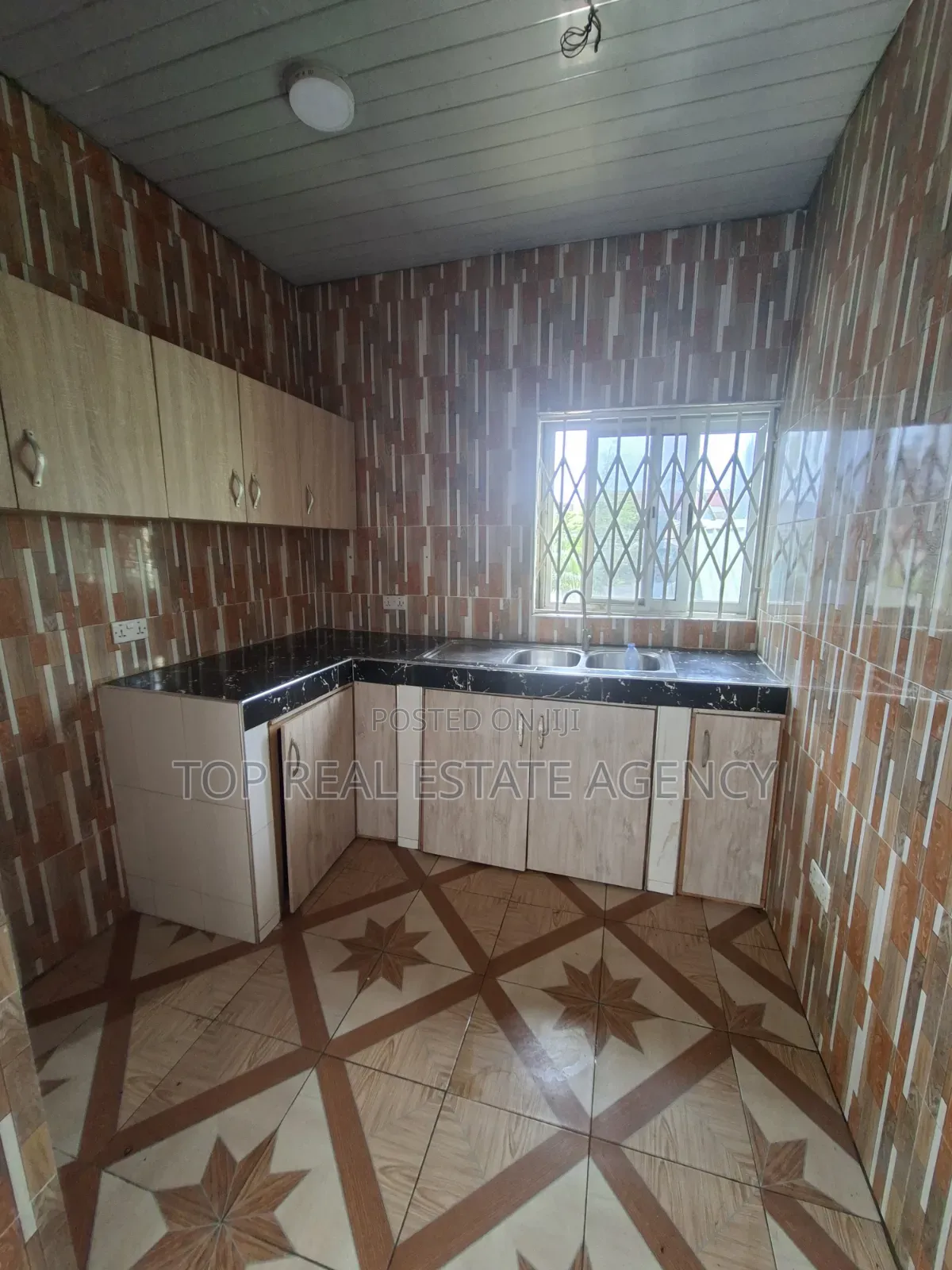 2bdrm Apartment in Behind The Papa'S, North Legon for rent