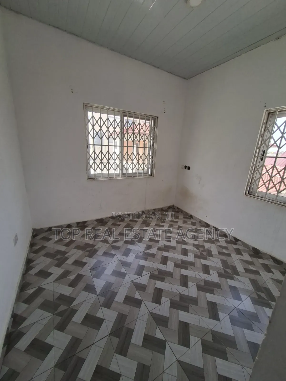 2bdrm Apartment in Behind The Papa'S, North Legon for rent