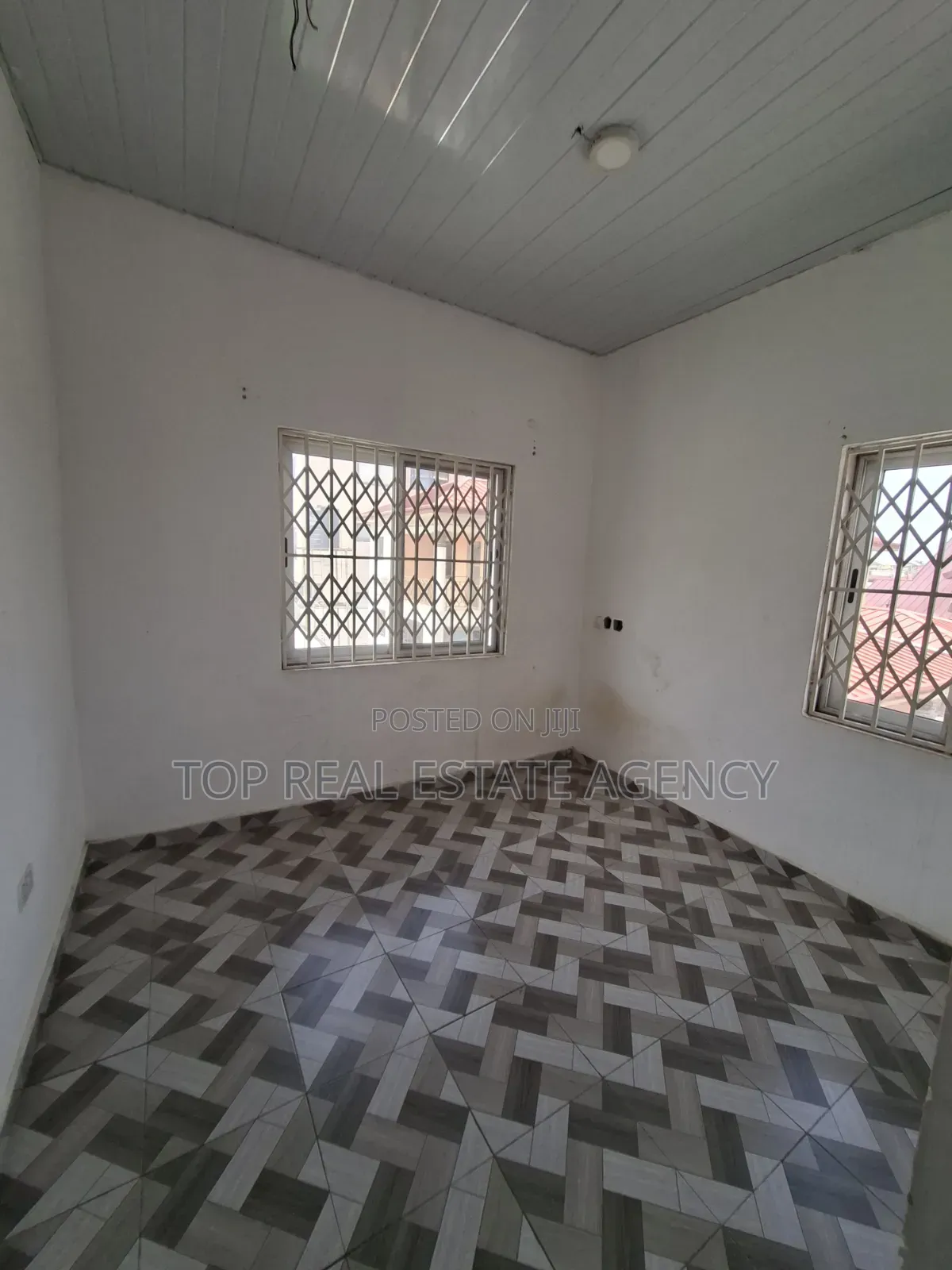2bdrm Apartment in Behind The Papa'S, North Legon for rent