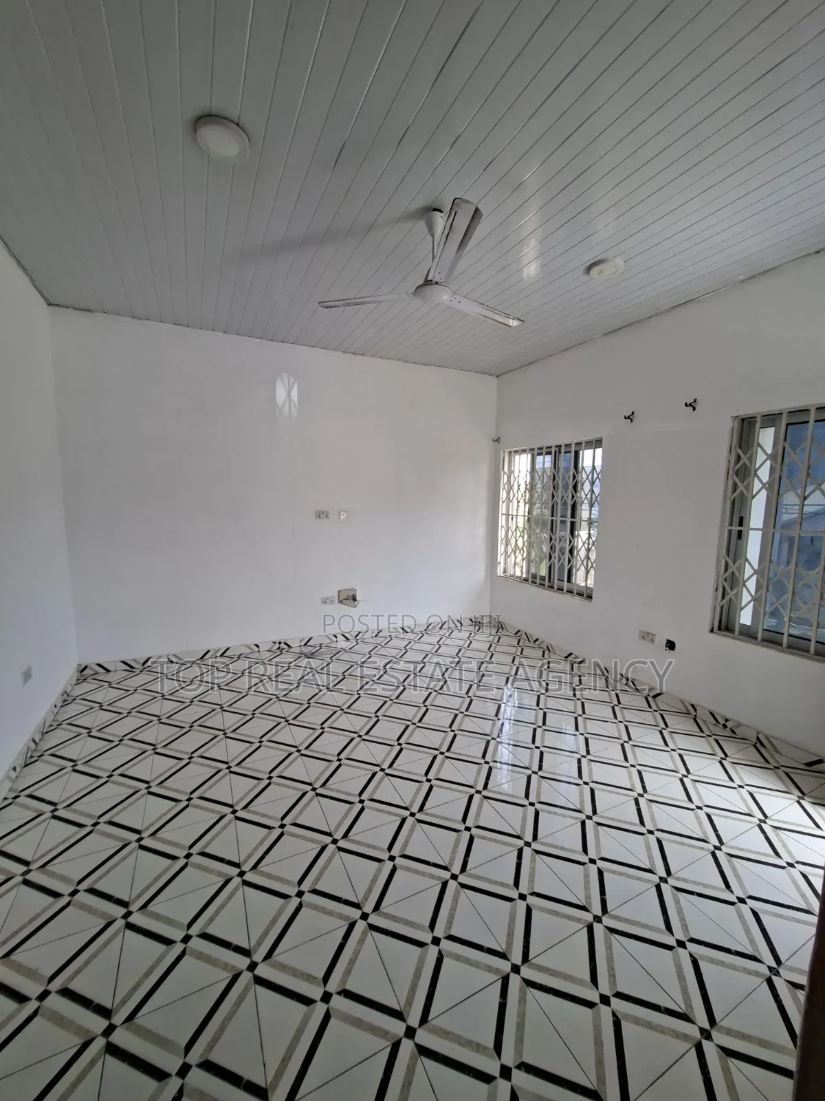 2bdrm Apartment in Behind The Papa'S, North Legon for rent