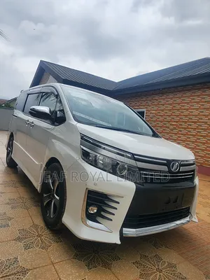 Toyota Voxy 2016 White