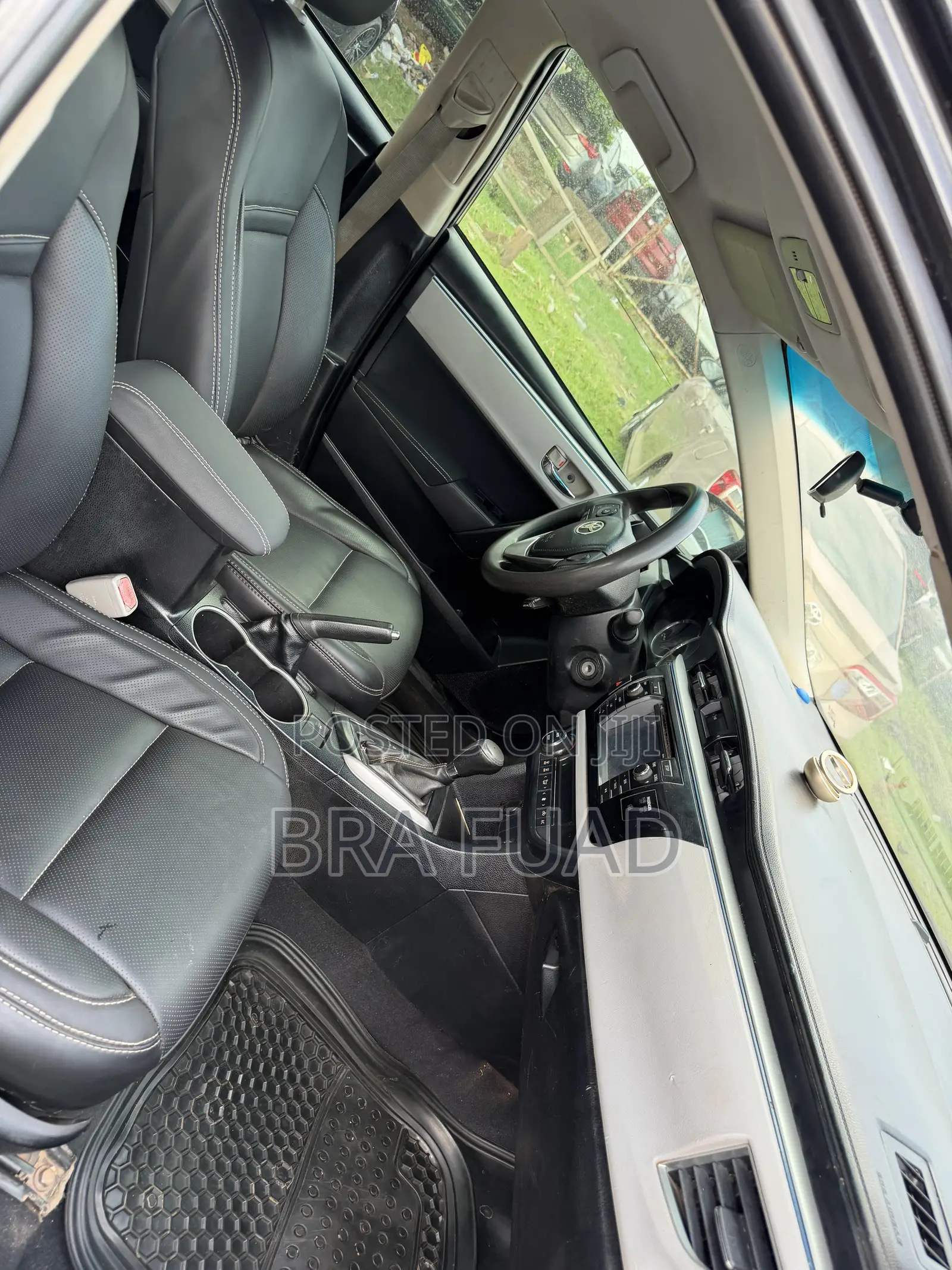 Toyota Corolla LE 4dr Sedan (1.8L 4cyl CVT) 2015 Black