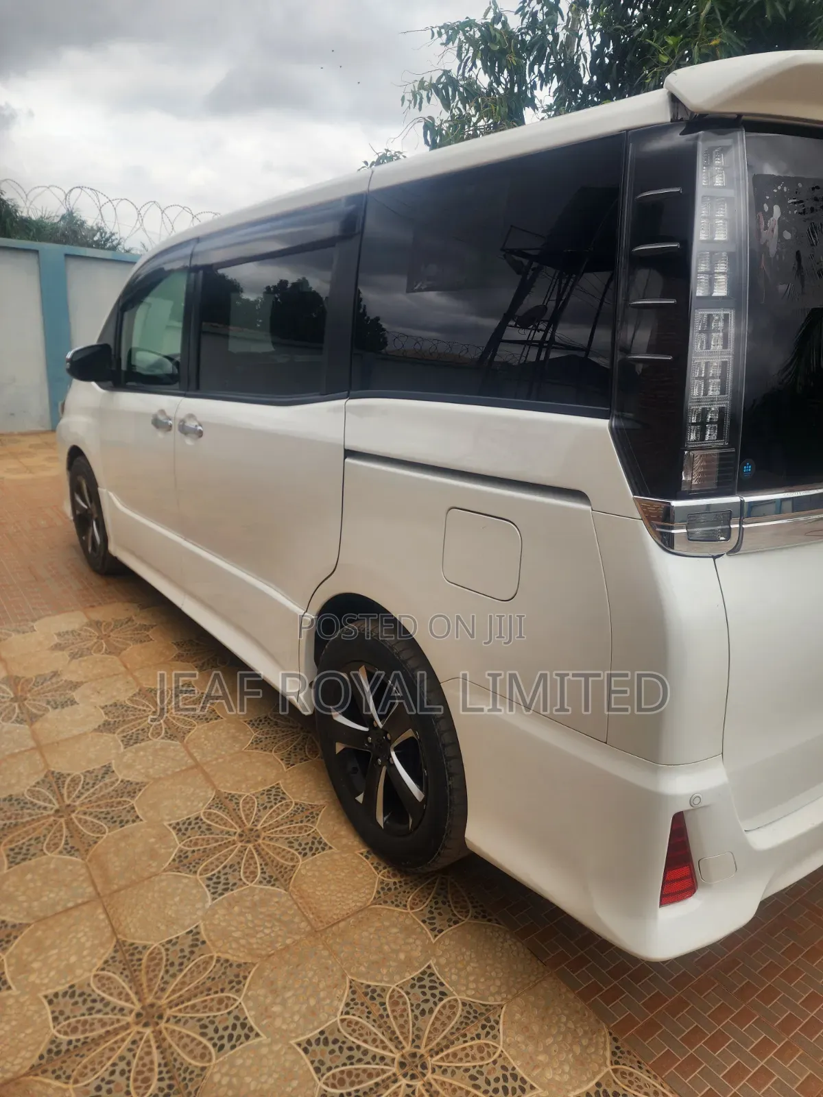 Toyota Voxy 2016 White