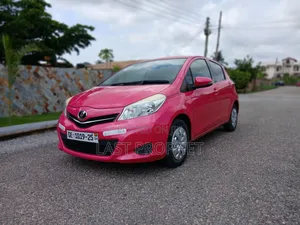 Toyota Vitz 1.0 FWD 5dr 2013 Red