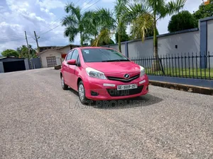 Toyota Vitz 1.0 FWD 5dr 2013 Red