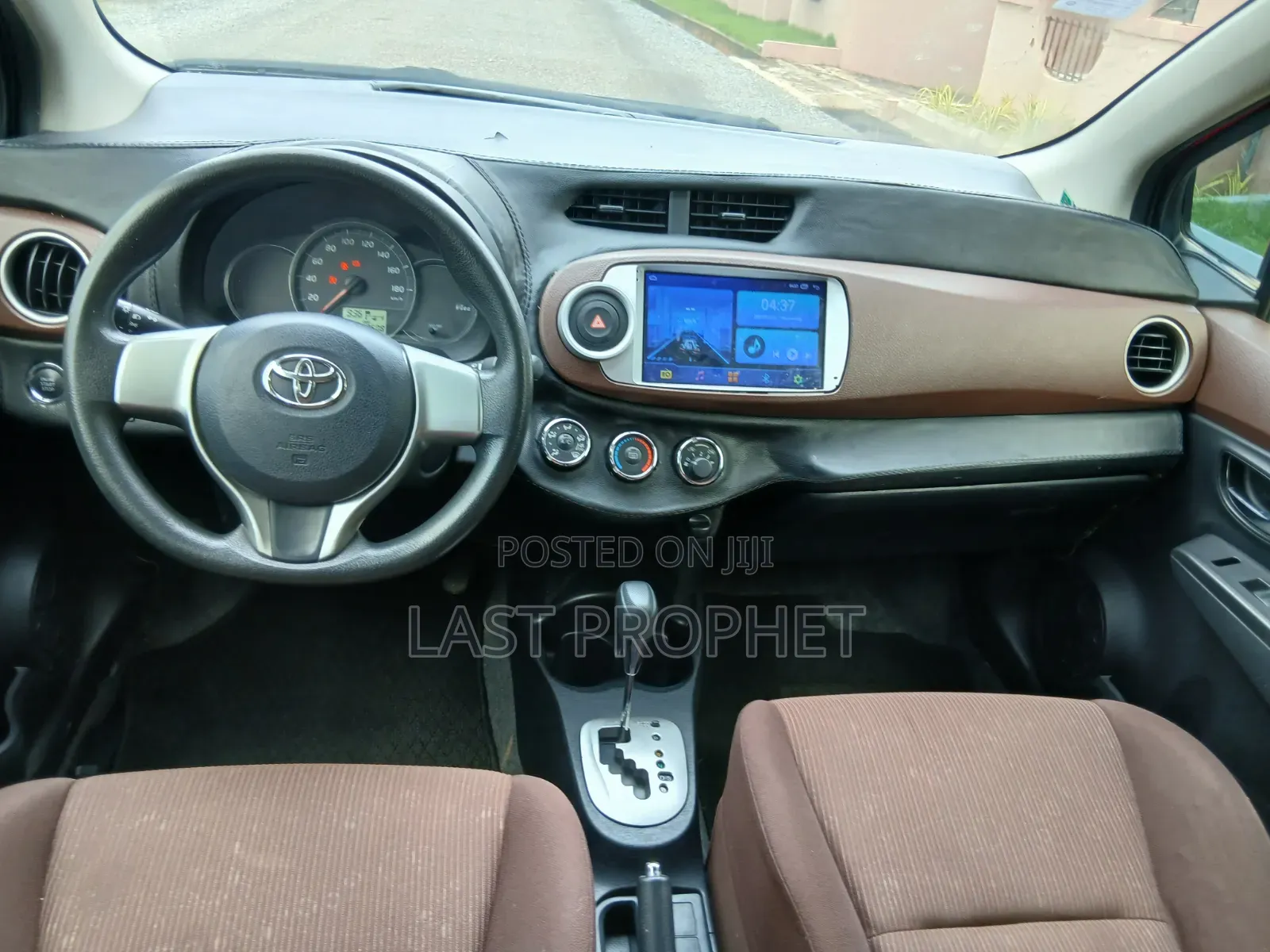 Toyota Vitz 1.0 FWD 5dr 2013 Red