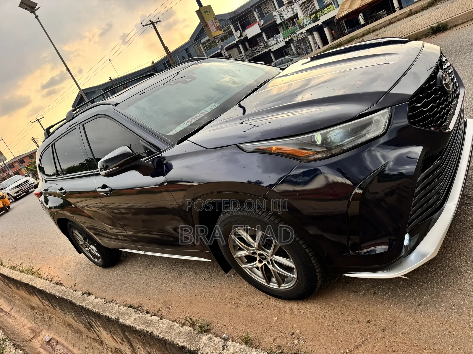 Toyota Highlander XLE 2022 Blue