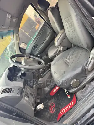 Toyota Hilux 2012 Gray