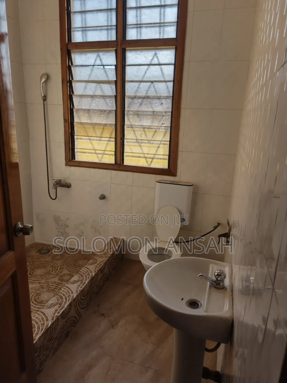 8bdrm House in Free Will Agency, Kumasi Metropolitan for rent