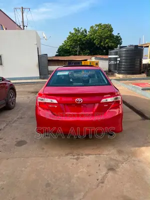 Toyota Camry SE 4dr Sedan (2.5L 4cyl 6A) 2014 Red