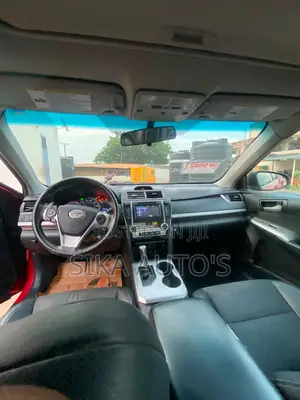 Toyota Camry SE 4dr Sedan (2.5L 4cyl 6A) 2014 Red
