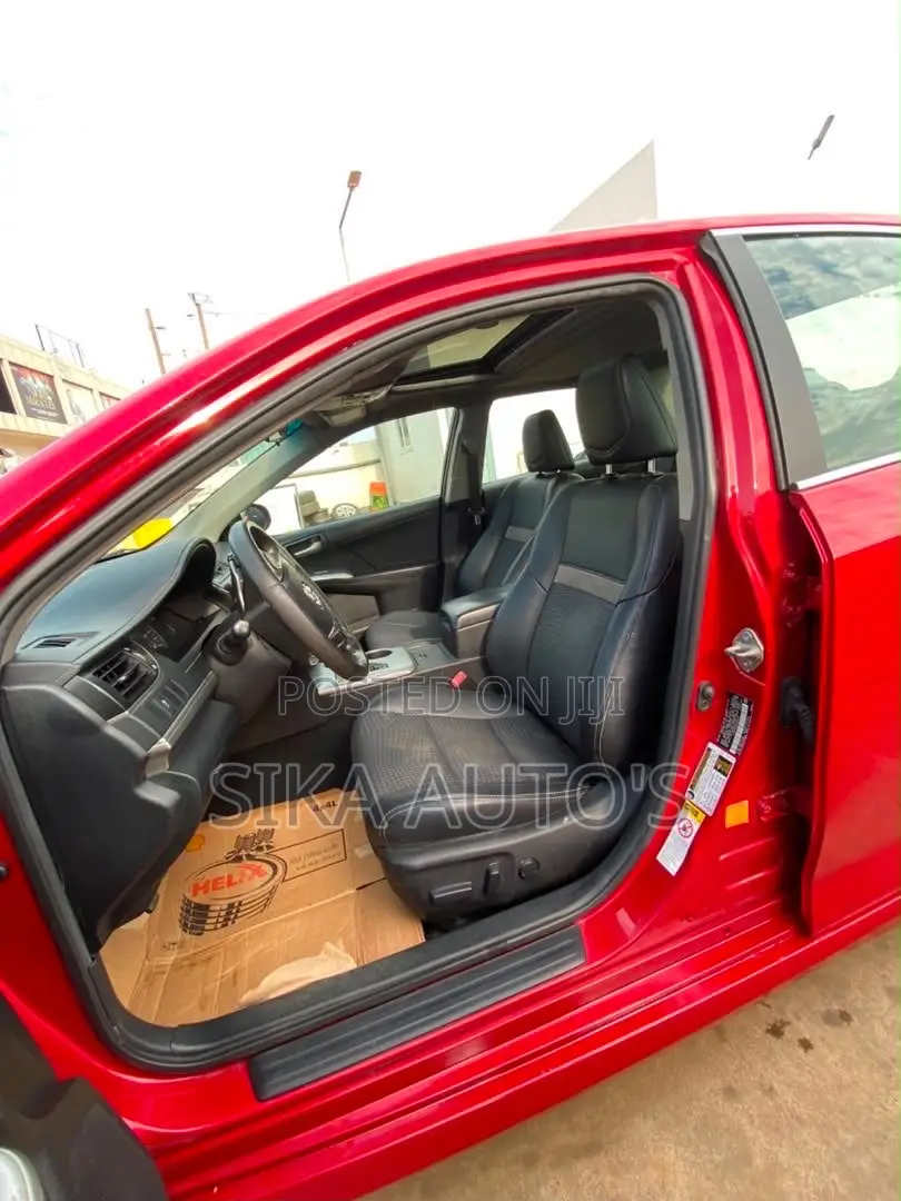 Toyota Camry SE 4dr Sedan (2.5L 4cyl 6A) 2014 Red