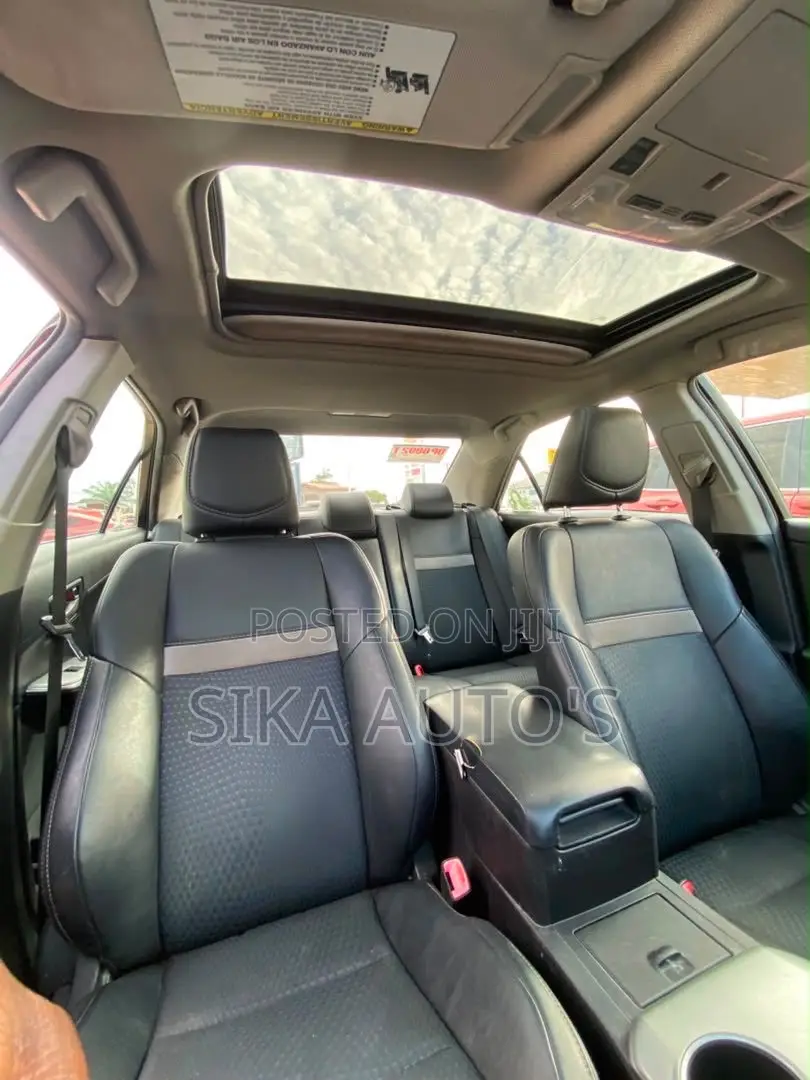 Toyota Camry SE 4dr Sedan (2.5L 4cyl 6A) 2014 Red