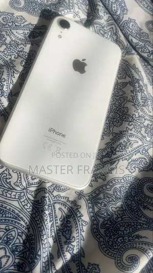Apple iPhone XR 64 GB White