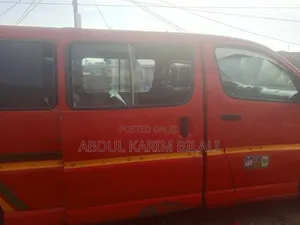 Toyota HiAce 2010 Red