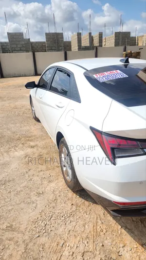 Hyundai Elantra SE 2021 White