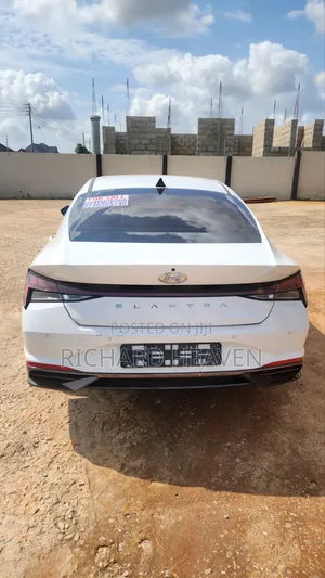 Hyundai Elantra SE 2021 White