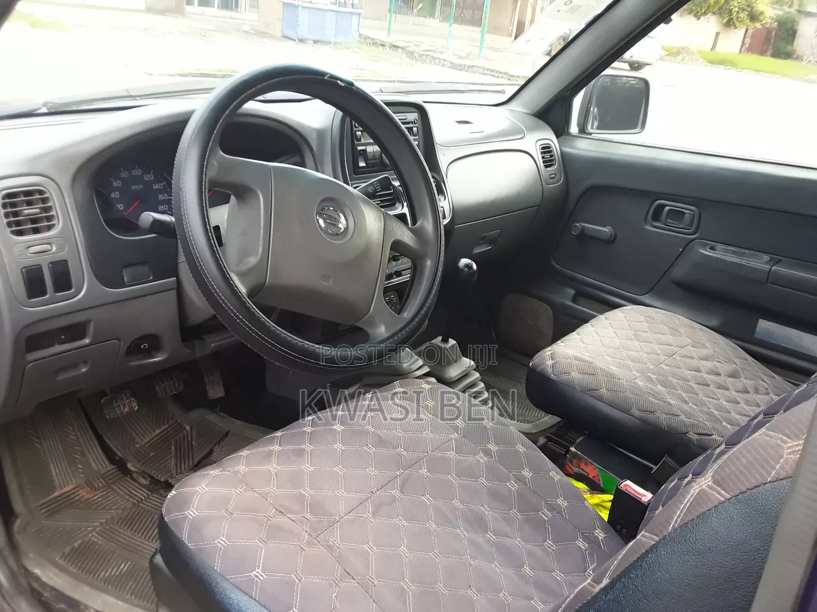 Nissan Hardbody 2011 Black
