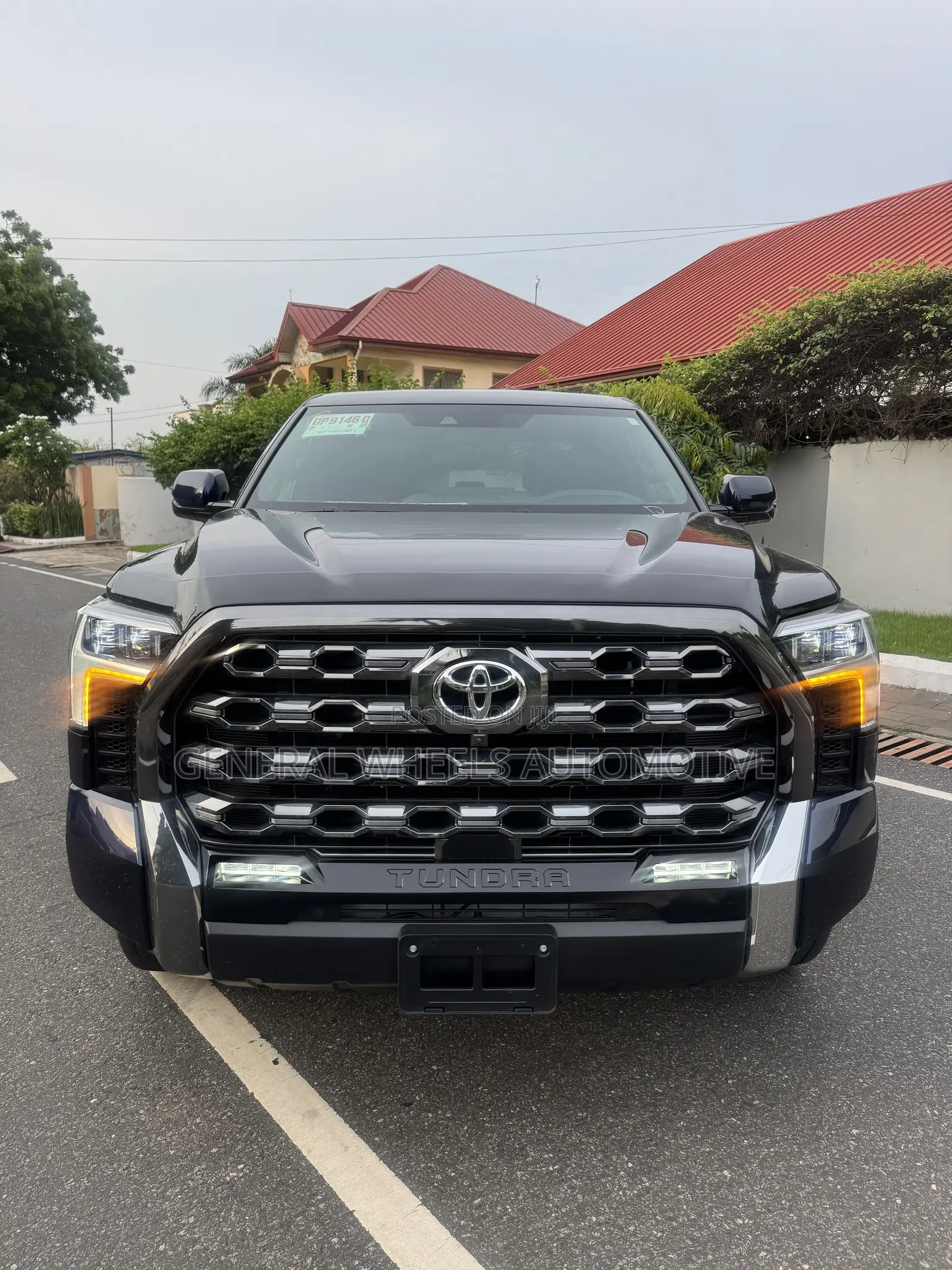Toyota Tundra Platinum CrewMax 4WD SB w/5.5' Bed 2025 Blue