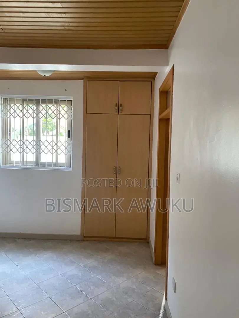 6bdrm House in East Legon for rent