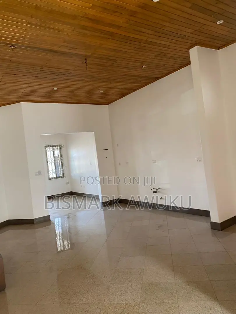 6bdrm House in East Legon for rent