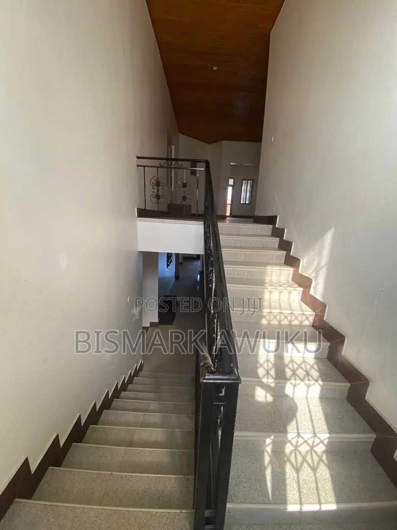 6bdrm House in East Legon for rent